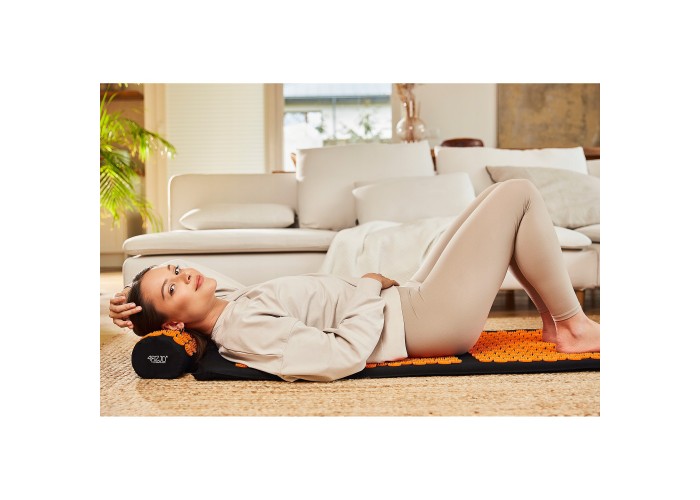 Килимок акупунктурний з валиком 4FIZJO Classic Mat XL Аплікатор Кузнєцова Black/Orange (P-5907222931776)