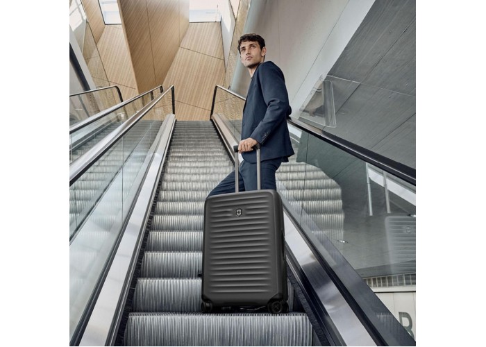 Валіза Victorinox AIROX Advanced Black Велика