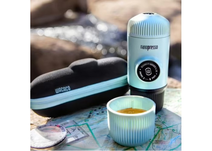 Портативна еспресо-кавоварка Wacaco Nanopresso блакитна з чохлом