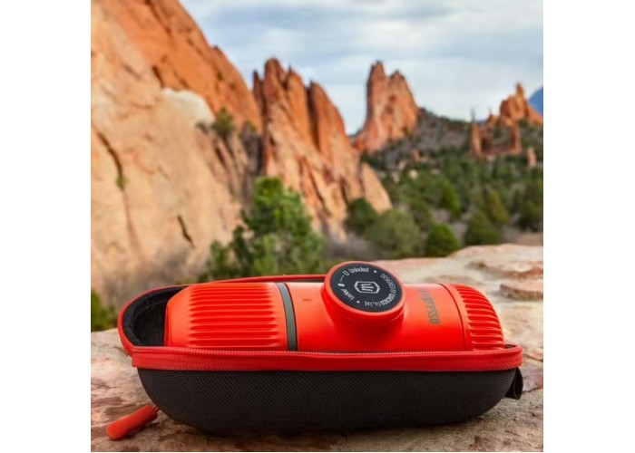 Портативна еспресо-кавоварка Wacaco Nanopresso червона з чохлом