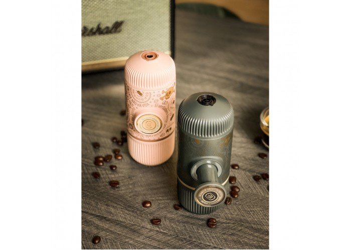 Портативна еспресо-кавоварка Wacaco Nanopresso темно-сіра з чохлом
